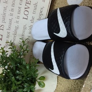 Nike slides